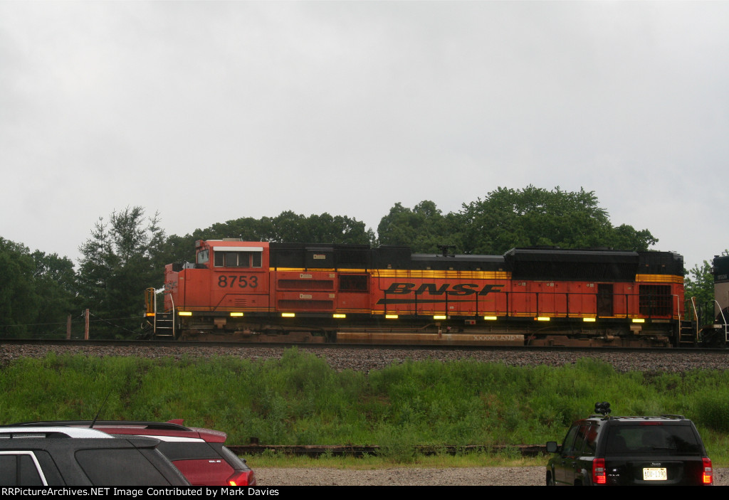 BNSF 8753